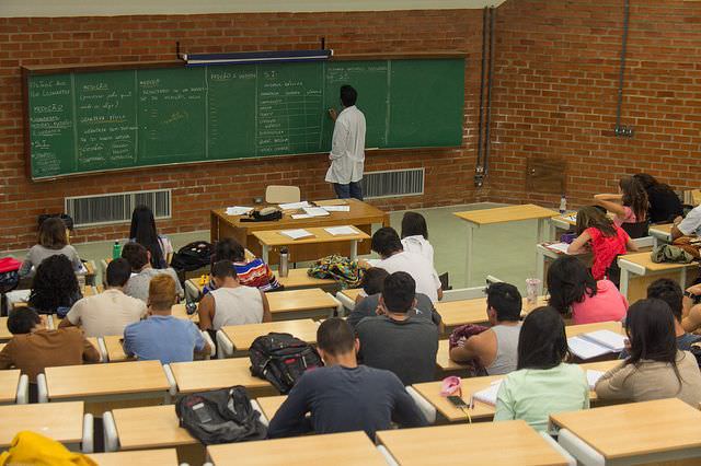 Cobrança por cursos em universidades públicas é arquivada