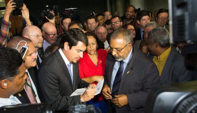 Oposição protocola no Senado requerimento para CPI da Previdência