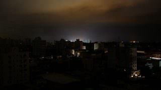 Manaus enfrenta, de novo, noite de falta de energia em bairros