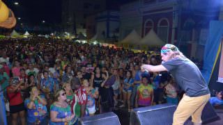 Bloco do Caldeira dá tom saudosista ao Carnaval de rua de Manaus