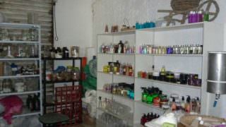 Fábrica clandestina de maquiagem é fechada  na Zona Leste de Manaus