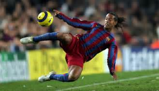No 37º aniversário, Ronaldinho será homenageado pelos clubes em que brilhou