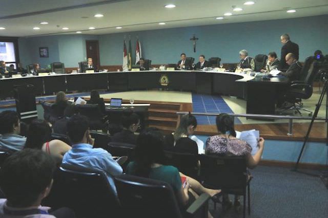 Conselheiros do TCE recebem retroativos de R$ 9 milhões