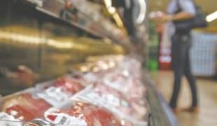 Anvisa proíbe restaurantes de usar carne de três frigoríficos investigados