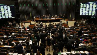 Delações da lava jato fazem políticos repensarem planos para eleições 2018