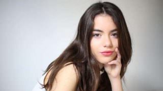 Filha caçula de Gretchen se lança como modelo