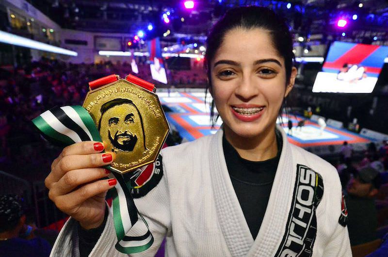 Atleta de Manaus é campeã mundial de Jiu-Jítsu nos Emirados Árabes Unidos