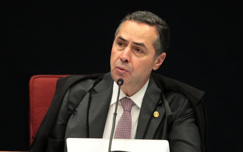 É impossível não sentir vergonha pelo que está ocorrendo no País diz Barroso