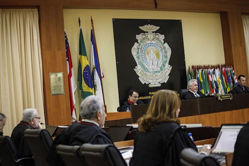 Pedido de vista suspende julgamento de denúncia de superfaturamento na Assembleia do Amazonas