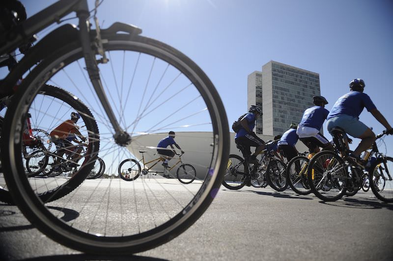 Ciclistas desenvolvem aplicativos para ajuda mútua em grandes cidades