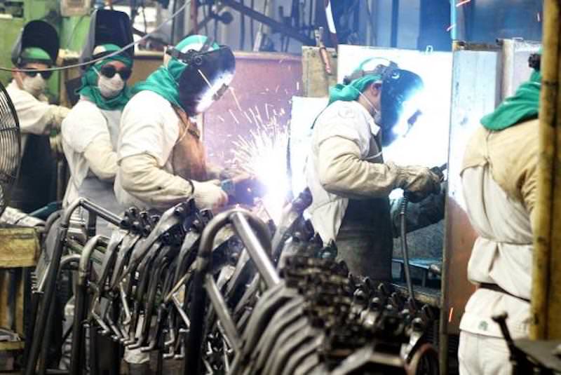 Produção industrial sobe 0,1% em fevereiro e acumula alta de 0,3% no bimestre