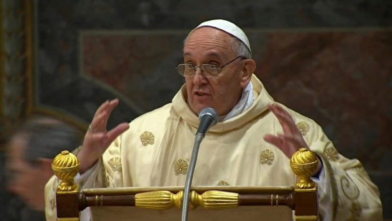 Papa Francisco condena ataques terroristas a igrejas no Egito