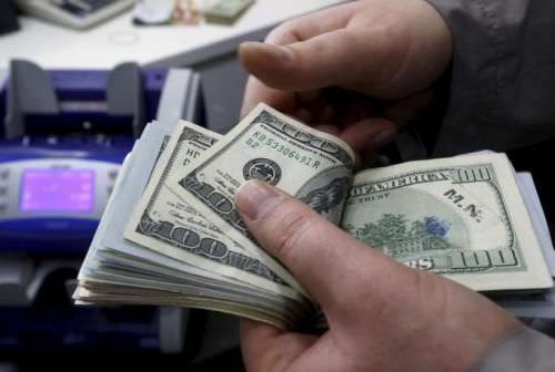 Dólar cai 3,9% e bolsa sobe 1,69% após quinta-feira atribulada