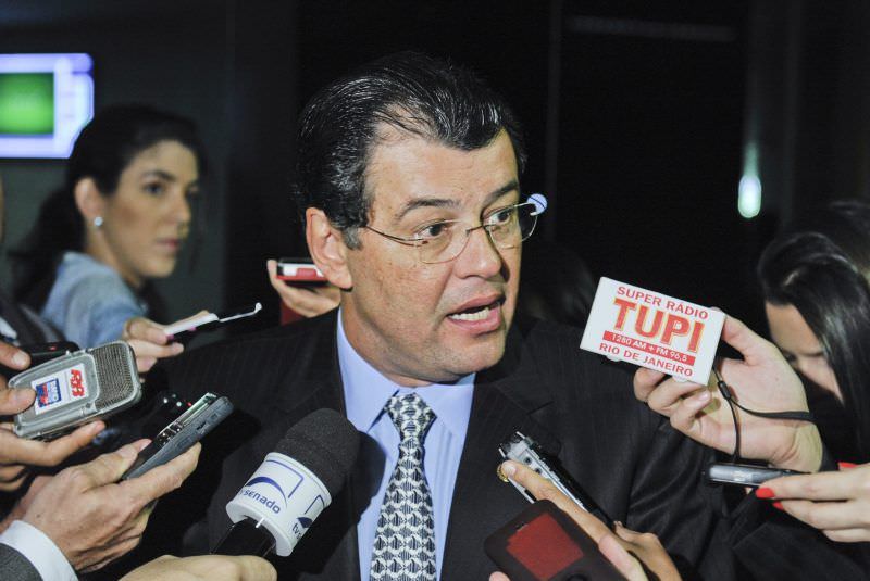 Em nota, Eduardo Braga afirma que vai processar delator da JBS