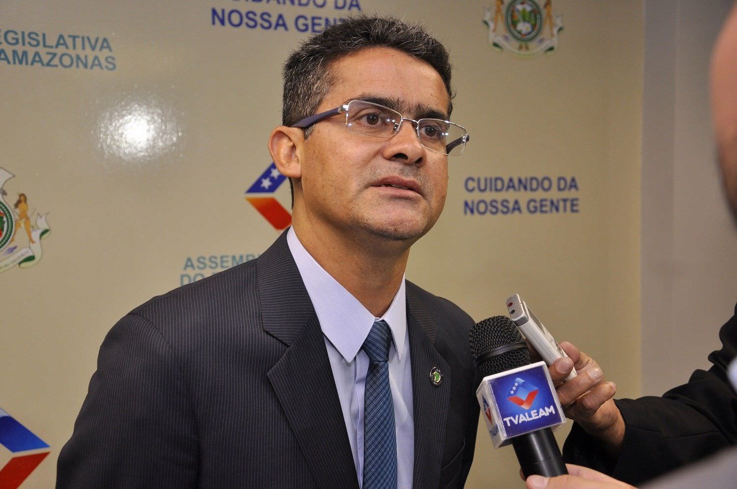 David assume o Amazonas sem poder mexer no dinheiro e terá que recorrer ao TCE