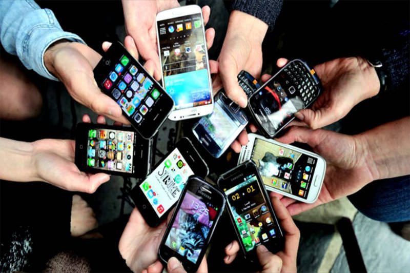 Acesso à internet por dispositivos móveis dobra no Brasil