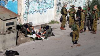 Palestino esfaqueia policial israelense e é morto