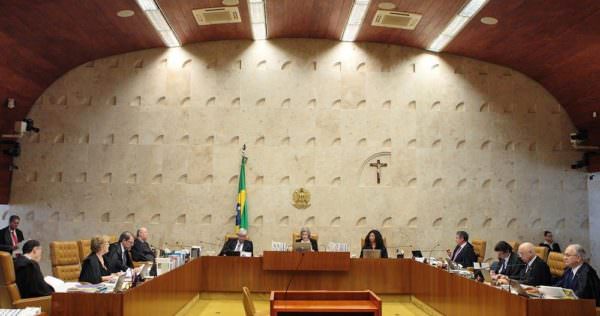 PSDB e DEM vão esperar o Supremo para decidir apoio a Temer