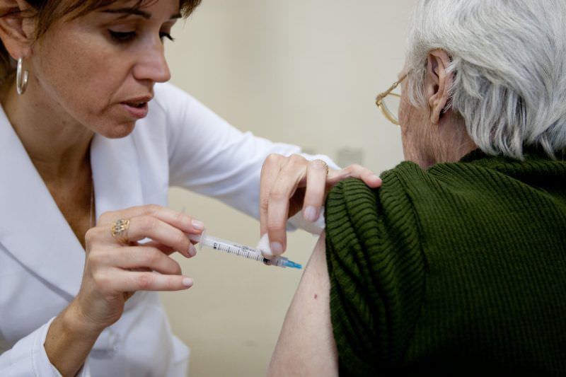 Campanha de vacinação contra a gripe termina nesta sexta-feira (26)