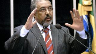 Após acordo, votação da reforma trabalhista é transferida para terça (6)