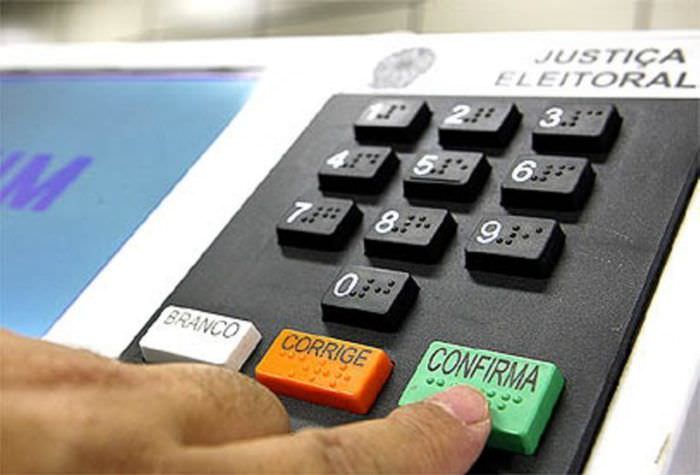 Presidente do TSE cria grupo para avaliar condições para realizar eleições em outubro