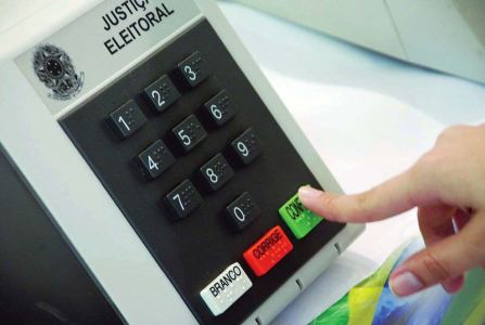PT perde PCdoB e faz alianças com PSOL de olho na eleições 2020