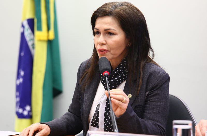 Conceição Sampaio votou favorável  à intervenção federal no Rio de Janeiro