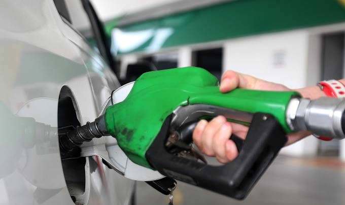 Petrobras reduz preço da gasolina em 3% a partir desta terça-feira,11