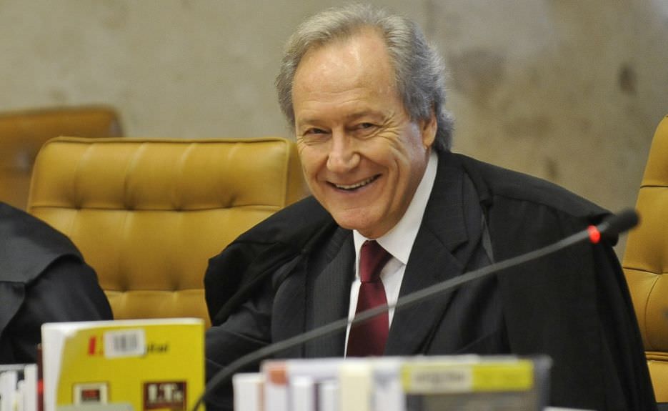 Ministro Lewandowski suspende a eleição direta no Amazonas