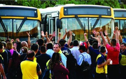 Reunião com Sinetram vai decidir sobre tempo limite em catraca em Manaus