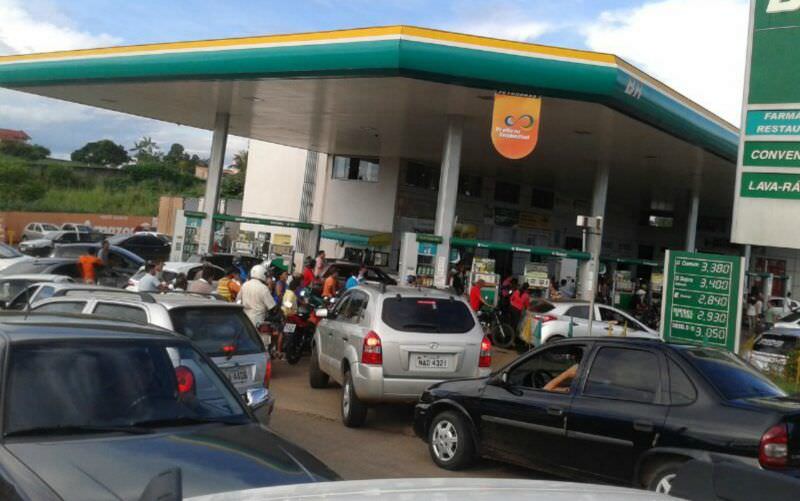 Transportadores de combustíveis entram em greve por redução de ICMS do diesel