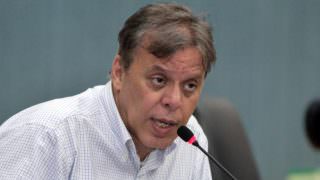 Secretário geral do PMDB diz que vice do senador Eduardo Braga está indefinido