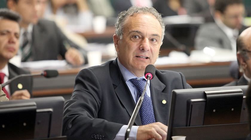 Bancada do PSDB pede saída do governo