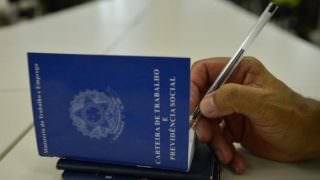 Caged: Brasil cria 401 mil vagas de trabalho formal em fevereiro