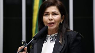 Do AM, só a deputada Conceição Sampaio votou contra Michel Temer