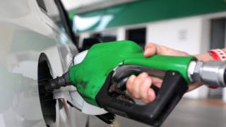 Governo estuda subir tributo da gasolina para ampliar receita