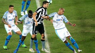 'Lei do ex' ataca e Joel marca dois gols na derrota do Botafogo para o Avaí
