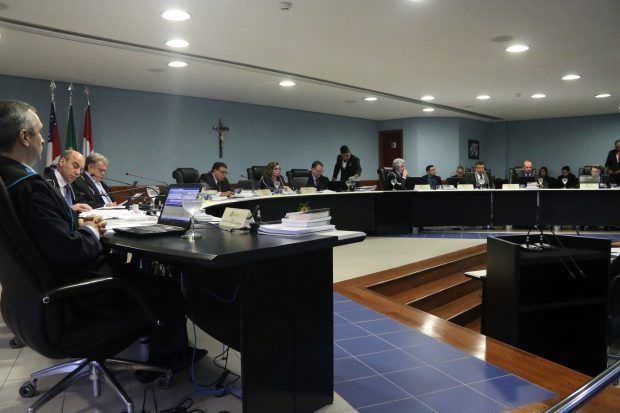 Ex-prefeito de Barreirinha tem contas desaprovadas pelo TCE e terá de pagar mais de R$ 900 mil