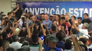 Em discurso de apoio a Amazonino, Arthur poupou Braga e disse que optou pela experiência