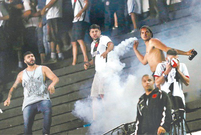 Polícia investiga de onde partiu tiro que matou vascaíno em São Januário