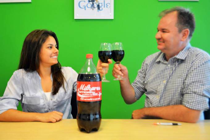Jovem que estampou currículo em Coca-Cola é contratada