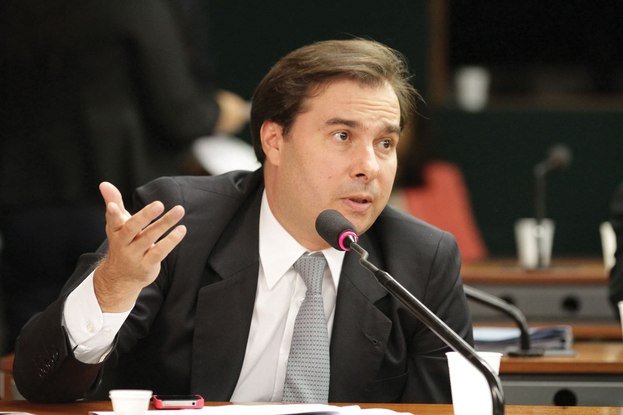 Rodrigo Maia marca para 2 de agosto votação da denúncia contra Temer no plenário