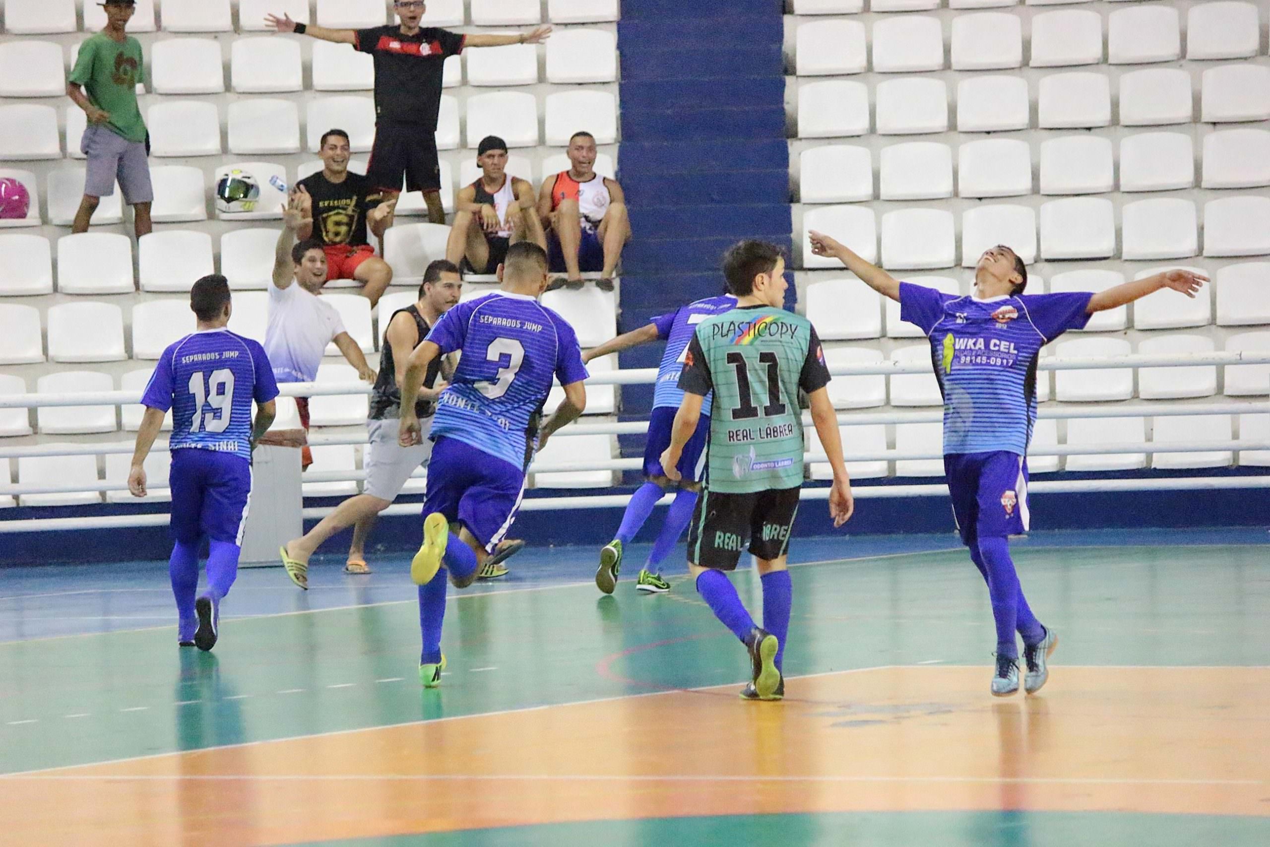 Náutico Sangue de Boi e Amigos do Bores na final da 4ª Liga Olé de Futsal