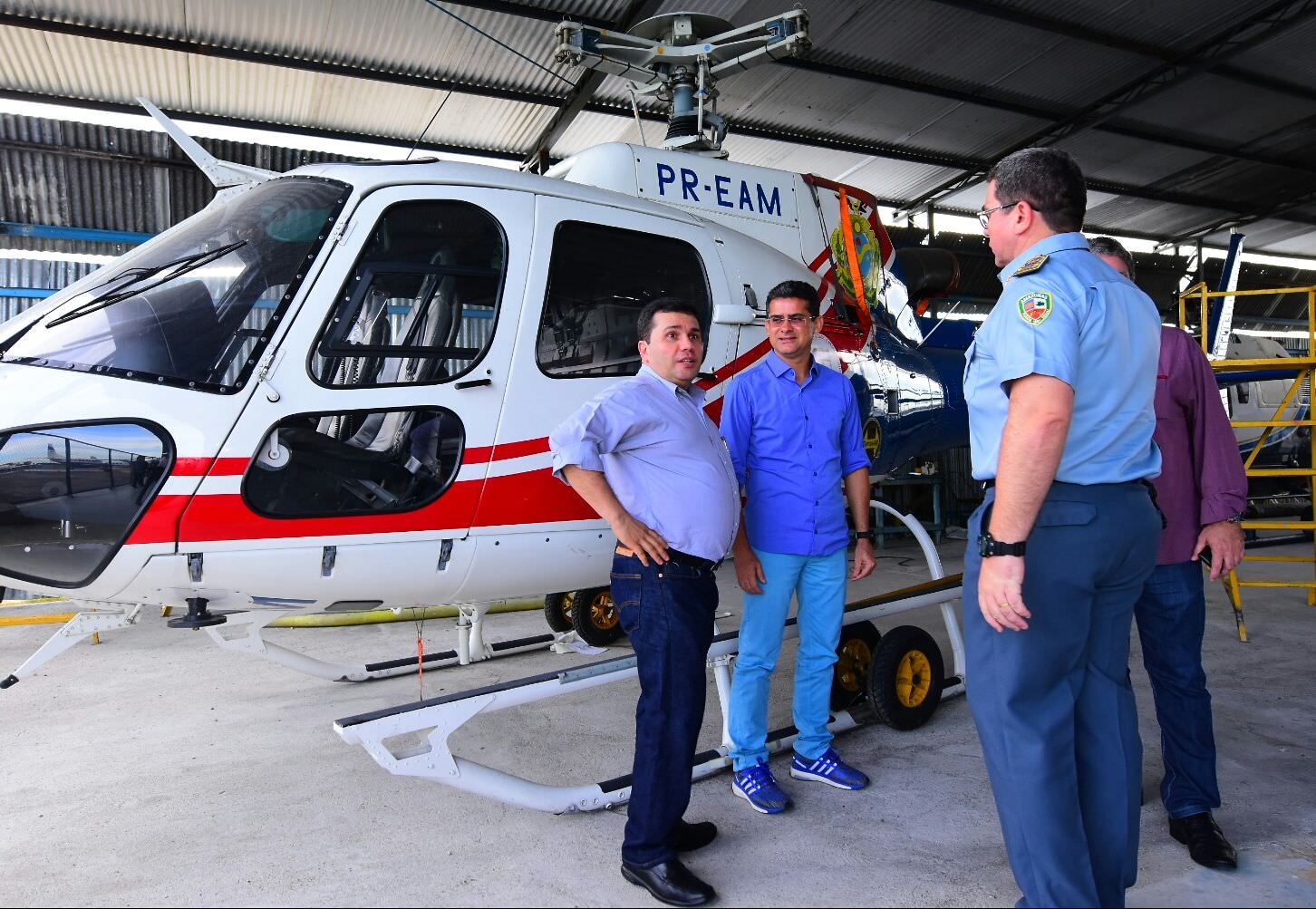 Governador David Almeida entrega helicópteros e viaturas para reforçar as ações de Segurança no Estado