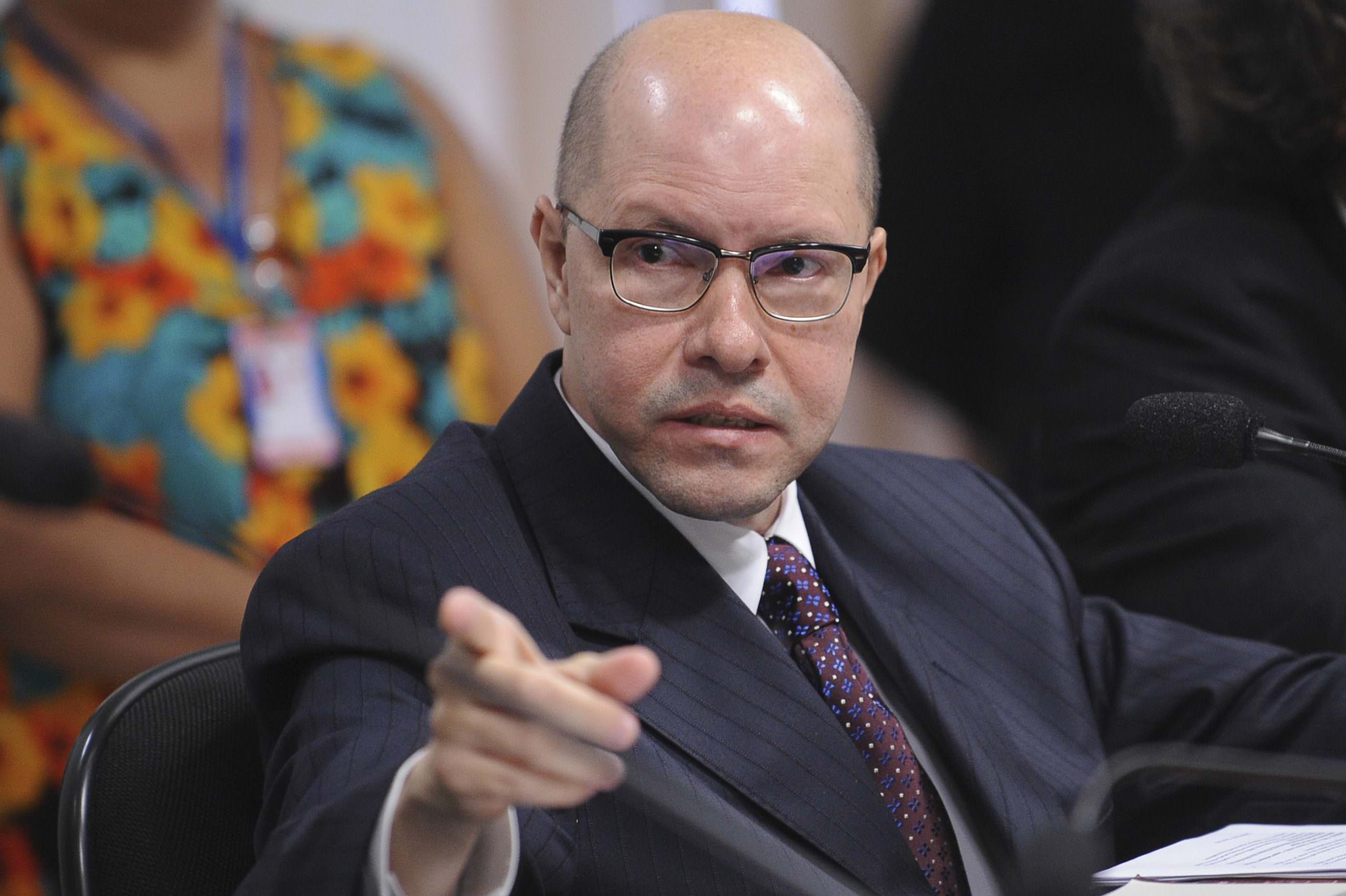 Demóstenes Torres quer voltar à política no PTB