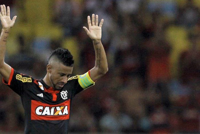Léo Moura perdoa Luxemburgo e fala sobre saída do Flamengo: ‘me precipitei’