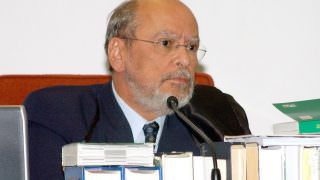 Ex-presidente do STF reforça time de advogados que tenta derrubar liminar de Lewandowski