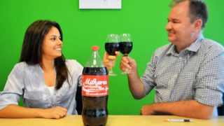Jovem que estampou currículo em Coca-Cola é contratada