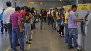 Bancos terão expediente hoje na parte da tarde