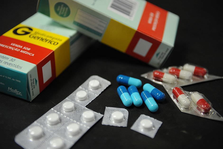 MP-AM apura irregularidades na compra remédios da Susam